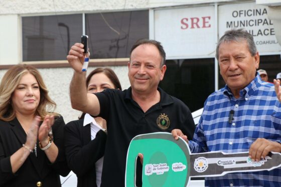 Premian a contribuyente cumplido con un auto; Alcalde Óscar Ríos refuerza que los impuestos sí se transforman en obras