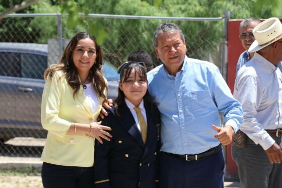 Llevan Óscar Ríos y Manolo Jiménez obra histórica para la educación en Ejido Santa María