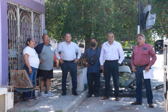Avanza Oscar Rios en la instalación de luminarias LED en Nueva Rosita