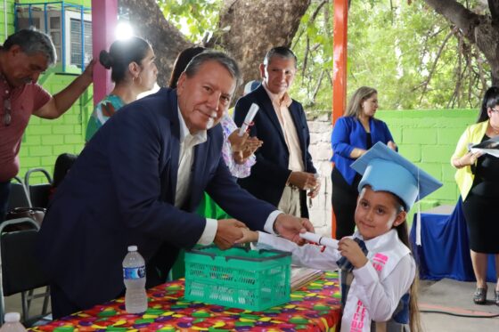 Asistimos a ceremonia de graduación en el jardín de niños Federico Berrueto Ramón