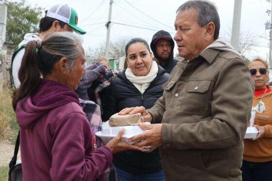 Lleva Óscar Ríos Ramírez “Operativo Abrigo” a la colonia Mina 7