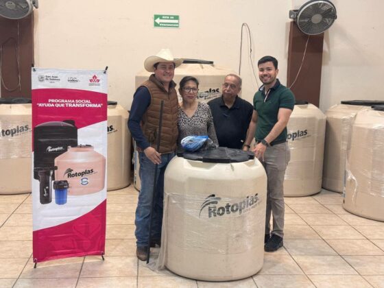 San Juan de Sabinas fortalece apoyo a las familias con entrega de tinacos a través del programa “Ayuda que Transforma”