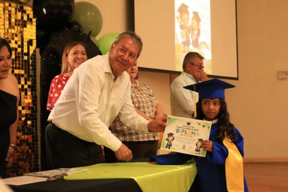 Refrenda Óscar Ríos Ramírez su compromiso con la educación