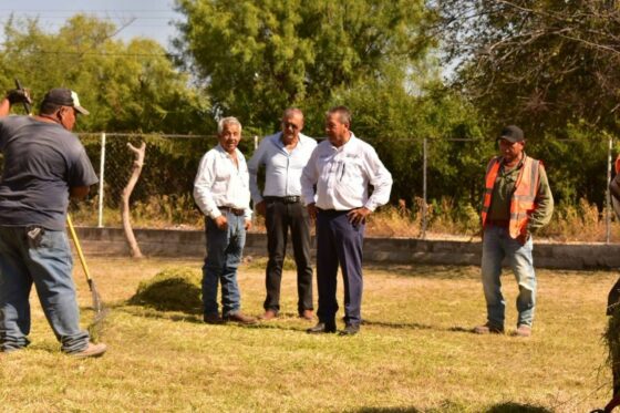 Supervisan obras viales y labores de limpieza en la Villa de San Juan de Sabinas