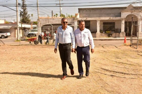 Supervisan labores de drenaje y limpieza en la Primaria «Amado Nervo» de la colonia Del Seis