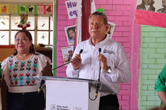 Llega programa «Alcalde en tu Escuela» al Jardín de Niños «Federico Berrueto Ramón»: entregan minisplits, material deportivo y de limpieza